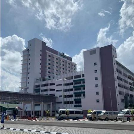 Serapi Verdure Hotel Kuching Eksteriør bilde
